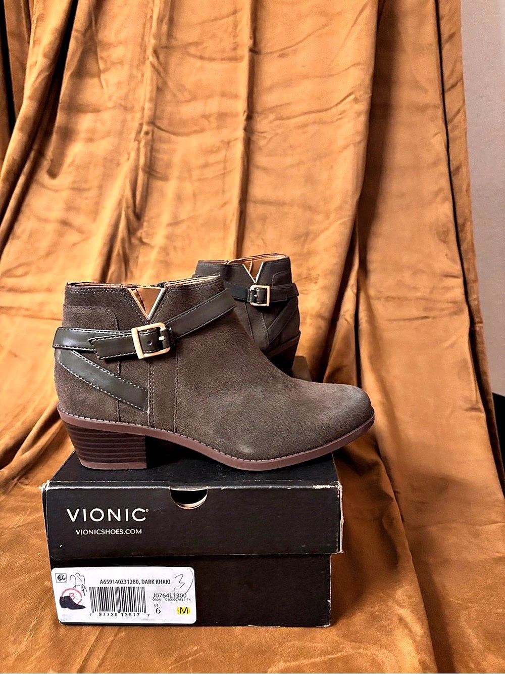 NWT! Vionic Farrah Ankle Boot dark khaki US 6